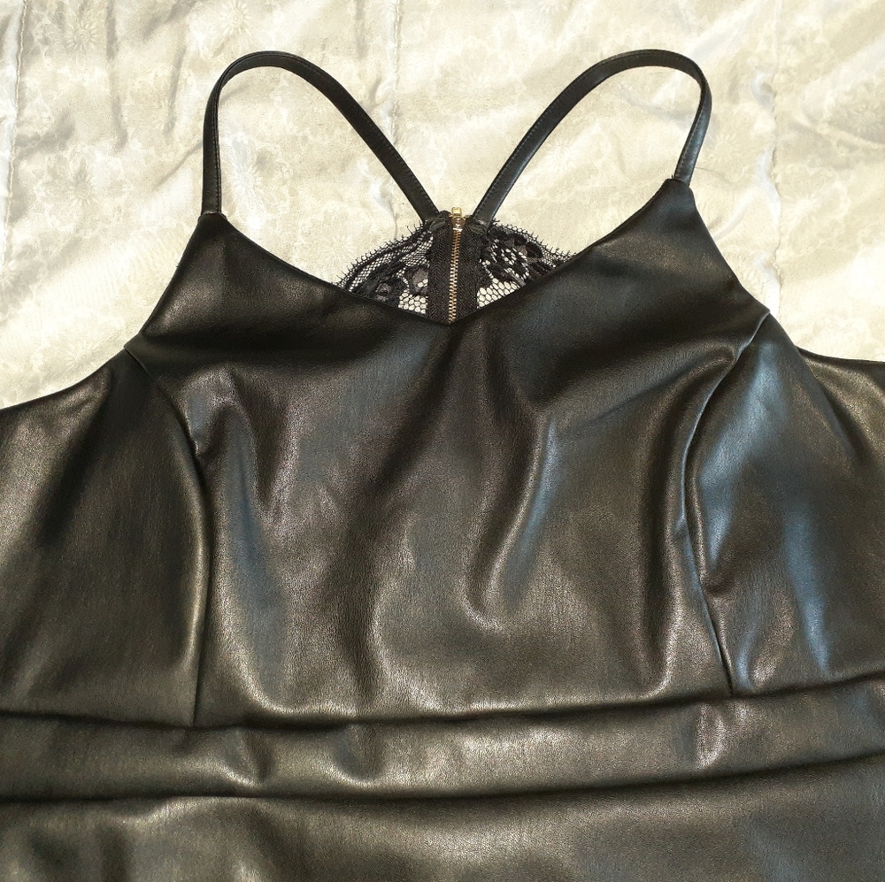 Clothes - Picture 2 of 4